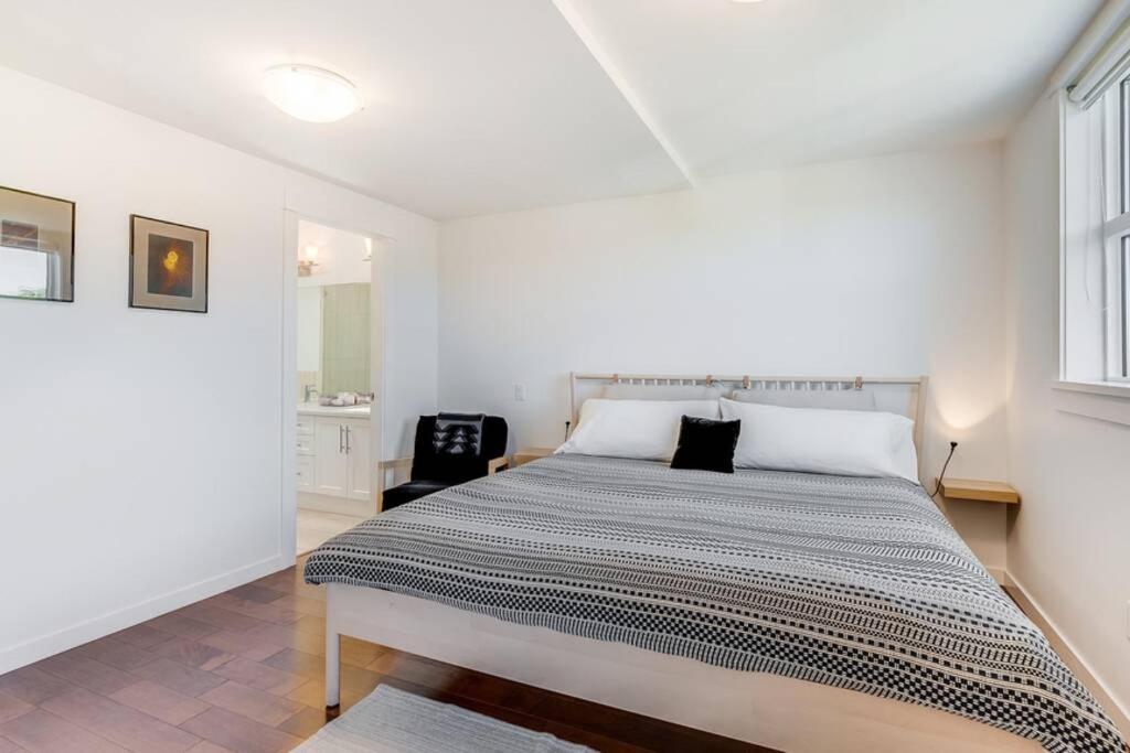 Cedar Hill Sunlit Stay - Bright Spacious & Modern Victoria Exterior foto