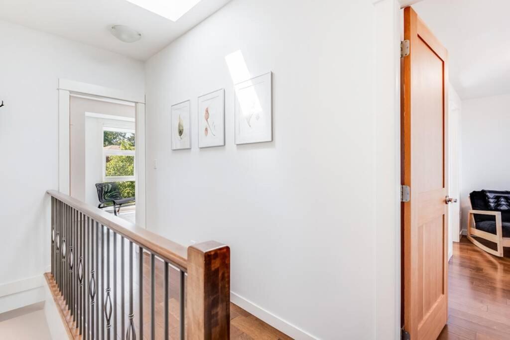 Cedar Hill Sunlit Stay - Bright Spacious & Modern Victoria Exterior foto